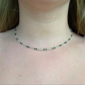 women’s glass bead necklace
